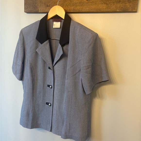 Vintage Women's Blue and Navy Button Down short sleeved Shirt size 8 - Picture 4 of 13